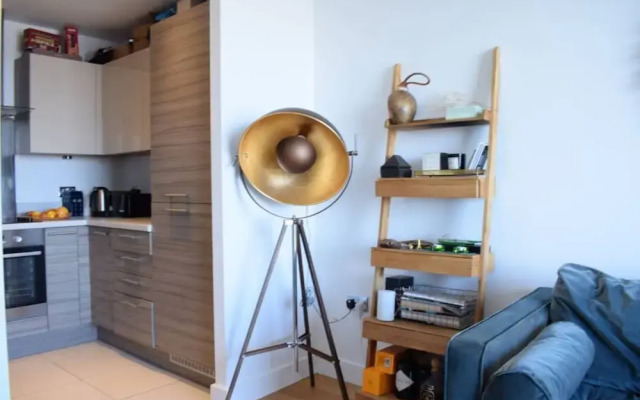 Modern 1 Bedroom Near Shoreditch With Balcony