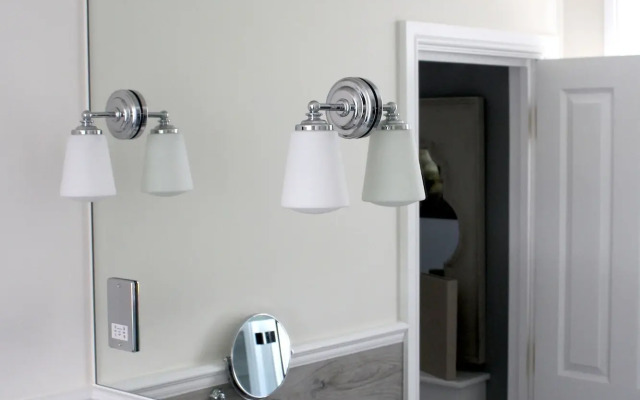 The Hayden Pub & Rooms