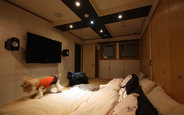 Sapporo Hiraoka Dog Hotel