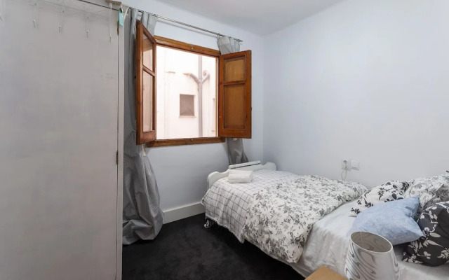 Samba in Gandia With 3 Bedrooms and 1 Bathrooms