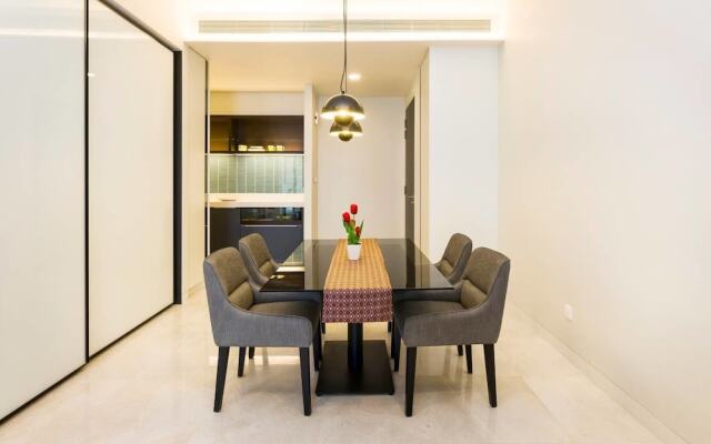 Chic Tropicana Home by Guestready