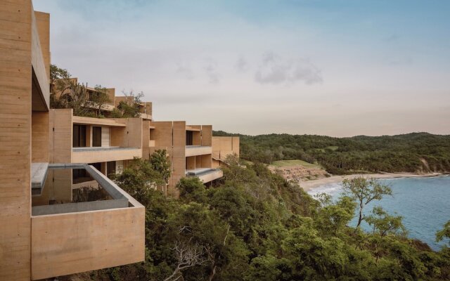 Four Seasons Resort Tamarindo