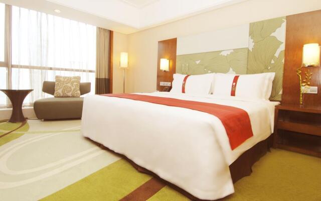 Holiday Inn Qingdao City Centre, an IHG Hotel