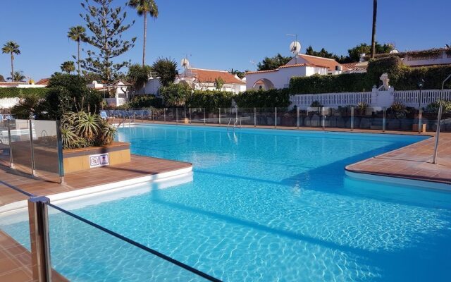 Susana's Bungalow Wifi Free and Pool