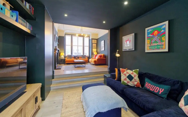 4 Bedroom House, Barnes