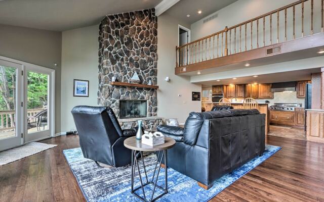 Lakefront Haven: Family-friendly Sunrise Beach Gem