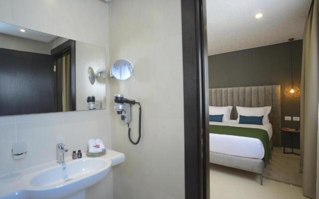 Maia Hotel Suites