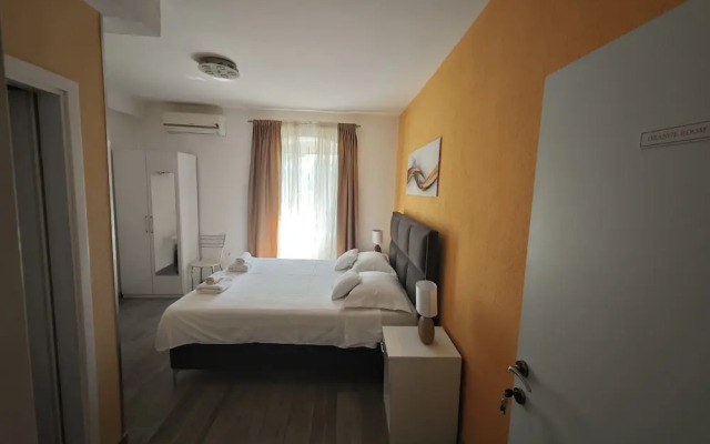 Nirvana Garden Rooms