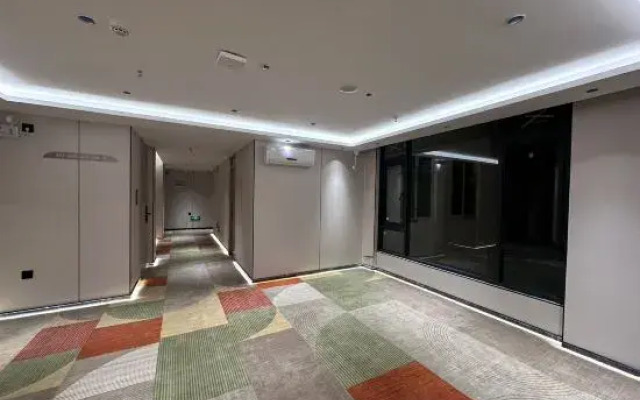 Bai Shi Da  (shanswi Er Road merchndise Street Branch)