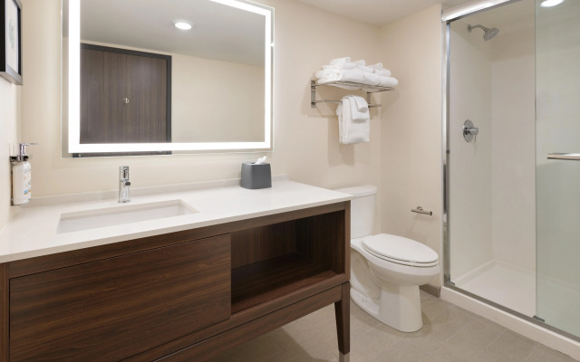 Holiday Inn Hotel and Suites Richmond West End by IHG