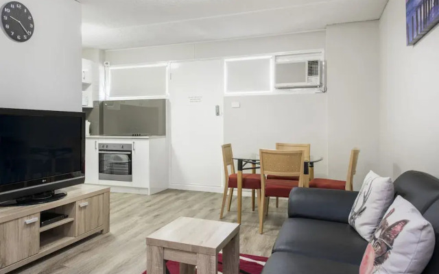 Studio 412 - ocean and sunset views on a budget
