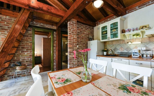 Traditional Stone House Bura - Nature Park Velebit