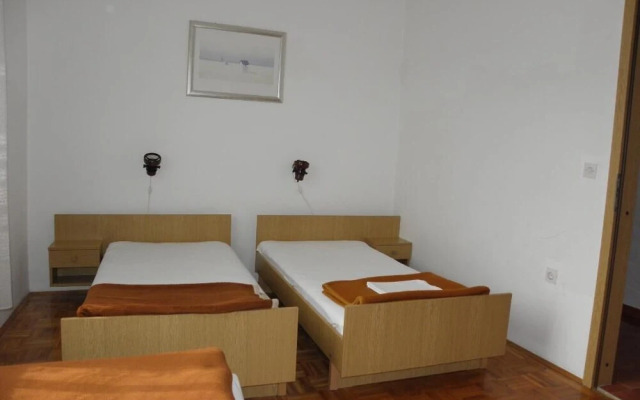 Sreca - 10m From the sea - A2