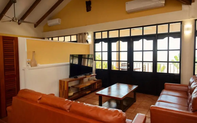 Villa Mission Bay in Belize City