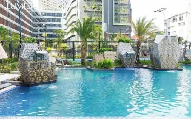 Luxury Lumiere Riverside Urban Apartment