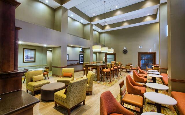 Hampton Inn & Suites Houston - Rosenberg