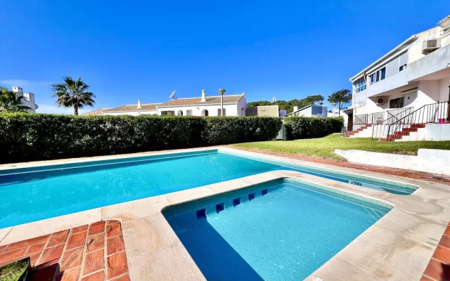 Quarteira Classic 2 With Pool by Homing