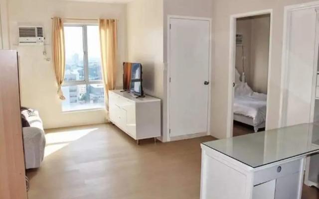 21 Flr Highrise And Seaview Near Ayala