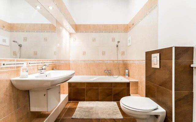 BERTA - 4 Bedrooms, 3 Baths