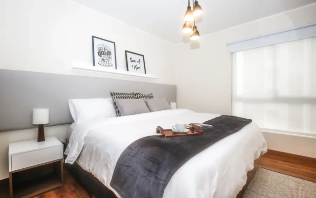 Trendy Host Canvas, Miraflores