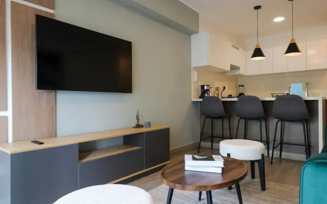 w Grandiose 1BR w Great Balcony in San Isidro