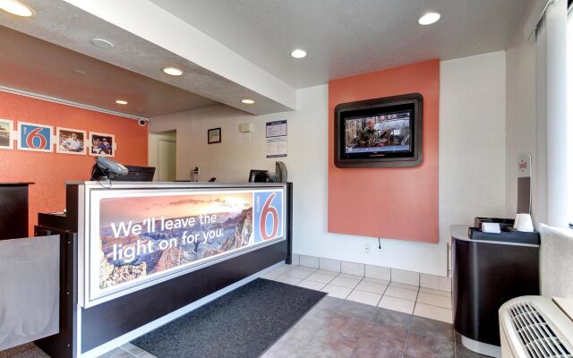 Motel 6 Ogden, UT- Downtown