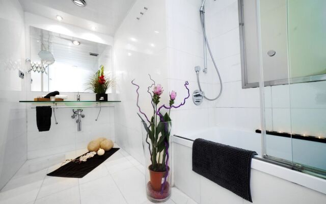 Victoria City Center 2