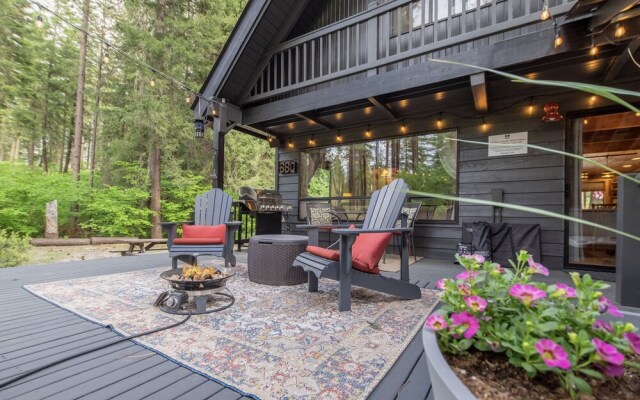 Thyme Out 2 Bedroom Home by NW Comfy Cabins by RedAwning