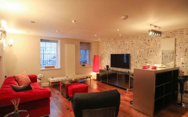 Lovely 2 Bed Flat in Warren Street