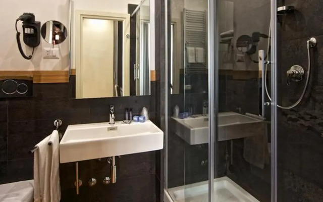 Rhome Terminal Guest House