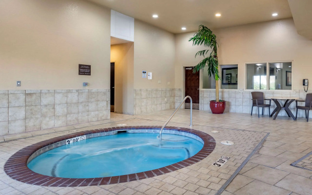 Comfort Inn Bentonville - Crystal Bridges