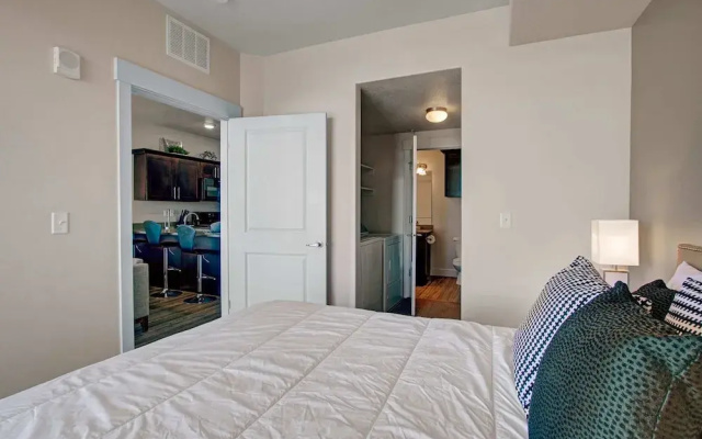 Ultra-Luxury 2BR Downtown Condo