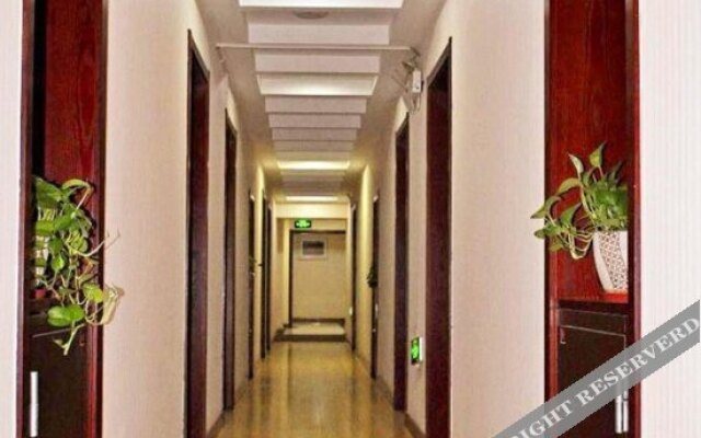 Pebble Motel(Yining Jiefang Road Stalin Street store)