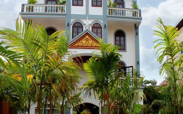 Parent Heritage Angkor Villa