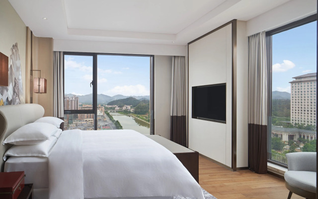 Sheraton Yunfu Xinxing Hotel
