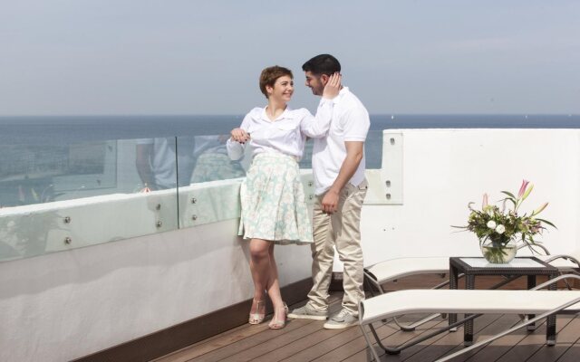 PLAY Seaport Suite Hotel TLV