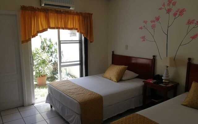 Hotel Villa Serena San Benito
