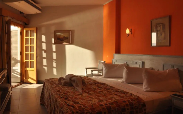 Lotus Luxor Hotel