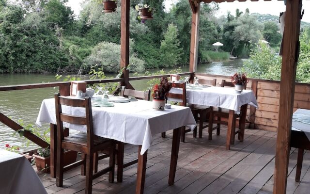Vira Creek House