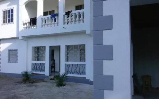 Vivienne'S Guest House & Hostel