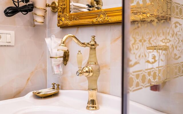 Ussr City Center Luxurious Apartment , Lives the Life of Soviet Generals