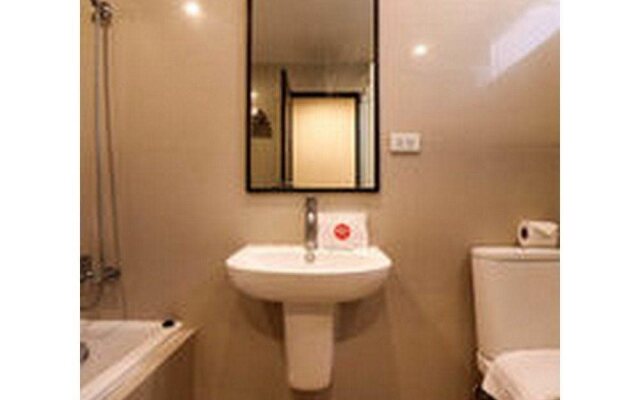 Nida Rooms New Petchburi Perspective at The Green Bells