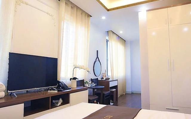 Royal Hotel II