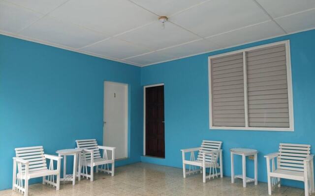 Entire 6-bedroom Villa Free Parking With Fast Wifi