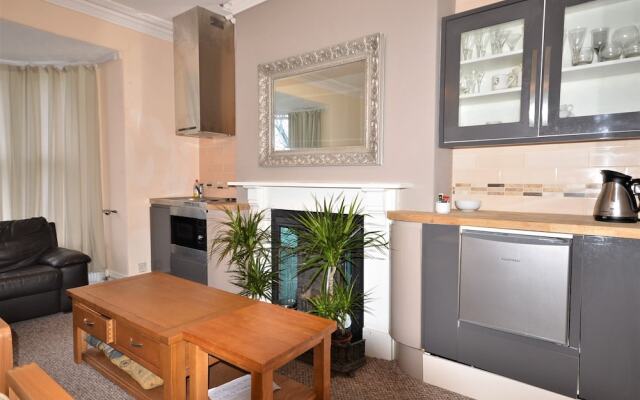 Porthkerry Apartment 1