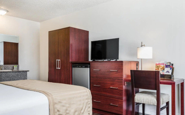 Kings Inn Anaheim at the Park & Convention Center