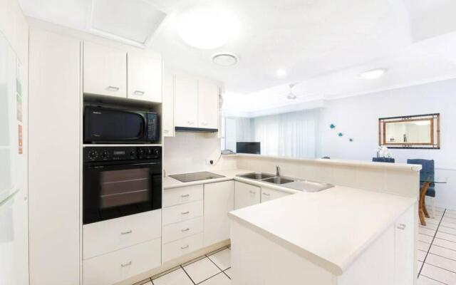 2 Bedroom Alex Unit - Ocean, Pool and Park Views