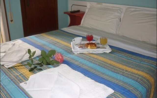 Hotel Maena
