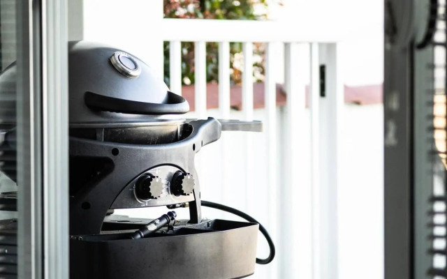 Canal Home -Close to Beach and City Centre