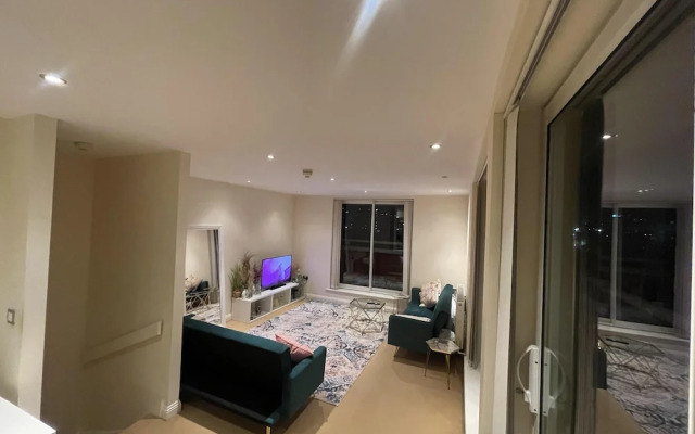 Free Parking Near City Centre & Stadium Sleeps 6-8